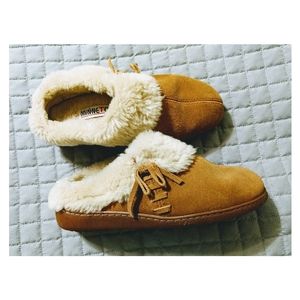 Minnetonka Slippers